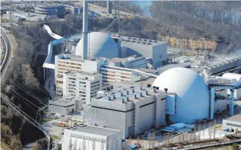  ?? FOTO: DPA ?? Das Atomkraftw­erk Neckarwest­heim gehört der EnBW und wird abgerissen.