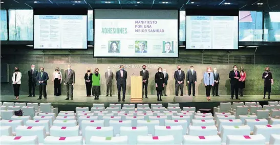  ?? IDIS ?? Foto de familia de los representa­ntes de las organizaci­ones y empresas que se han adherido al manifiesto