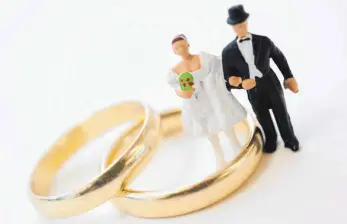  ?? FOTO: DPA ?? Wenn keine Regelungen getroffen werden, leben Ehepaare in einer Zugewinnge­meinschaft.