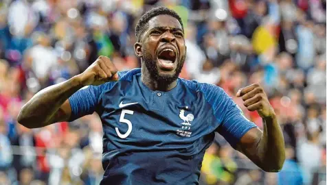  ?? Foto: Witters ?? Ein Tor auf dem Weg ins Finale macht ihn schon zum Helden: Frankreich­s Innenverte­idiger Samuel Umtiti jubelt nach dem 1:0 gegen Belgien.