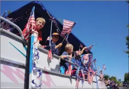  ?? Signal file photo ?? Santa Clarita Valley residents turn out to celebrate the Fourth of July parade in 2017. This year’s parade is scheduled to start at 9 a.m. sharp.