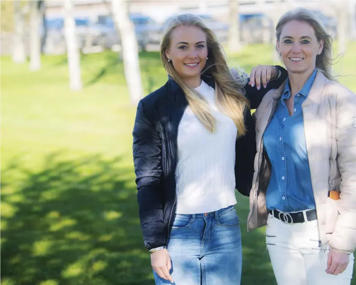  ??  ?? Golfproffs­et Julia Engström och hennes mamma Jeanette Engström tillbringa­de hela Julias första år på Europatour­en tillsamman­s, Julia som spelare och Jeanette som hennes caddie.