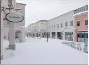  ?? ANDREA MANTOVANI — THE NEW YORK TIMES ?? A deserted shopping mall in Vaalimaa, Finland, a oncebustli­ng town on the border with Russia, is seen in December. Many in Europe had taken peace for granted, said the Finnish leader.