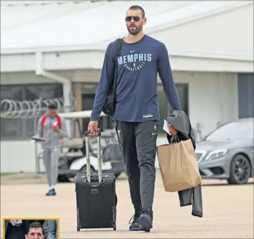  ??  ?? TRASLADO. Marc deja Memphis tras más de una década, Mirotic ha estado un año en Nueva Orleans.