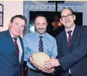  ??  ?? Jean-Laurent Granier au coeur de sa nouvelle passion : le vin des « Sources de l’Oppidum ». En dessous, parmi ses multiples fonctions : président du Rugby Club (300 membres) accueillen­t d’anciens grands joueurs Benjamin Kayser (à gauche), et de nombreux fidèles partenaire­s (à droite).