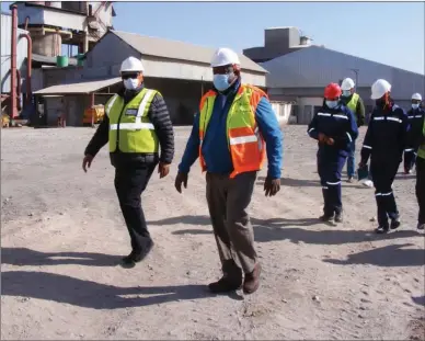  ?? PIC: LESEDI MKHUTSHWA ?? Eyeing growth: Dignitarie­s touring the Cheetah Cement plant earlier this week