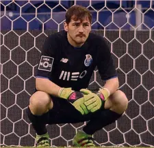  ?? AFP ?? Iker Casillas, 35 anni, secondo anno al Porto dopo aver giocato tutta la carriera nel Real. Con la nazionale ha sfidato Buffon 8 volte