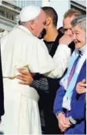  ?? LASTAMPA ?? El papa es conocido por sus gestos con los más necesitado­s.