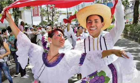  ?? JHON JAIRO BONILLA/ARCHIVO ?? Los maestros Jorge Velosa y José Jacinto Monroy recibirán sus reconocimi­entos el lunes, el Festival finaliza el martes.