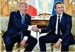  ??  ?? Nel pomeriggio Donald Trump viene ricevuto da Emmanuel Macron nella residenza presidenzi­ale: riunione, foto e conferenza stampa