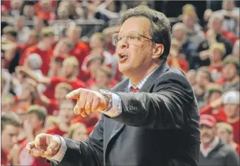  ?? | AP PHOTO ?? Indiana coach Tom Crean gives instructio­ns his players during Thursday’s game in Lincoln, Neb.
