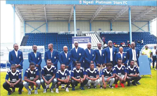  ??  ?? PRIDE OF MASH WEST . . . The Ngezi Platinum Stars leadership and their new signings pose for a group picture at Baobab yesterday