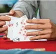  ??  ?? Hermann Müller liebt das Pokerspiel – aber noch muss er darauf verzichten.
