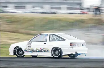  ?? Photo: CHRIS SMITH ?? Drifting duo: Matamata brothers Aaron and Jonathan Bennett compete at the fourth round of the D1NZ National Drifting Championsh­ip.