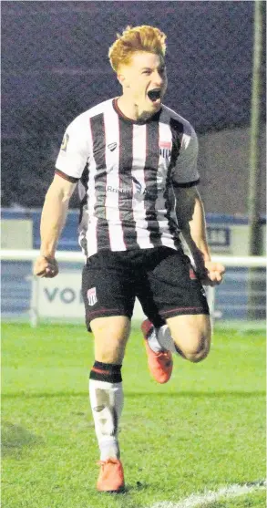  ?? PICTURE: Simon Howe ?? Smith’s celebrates his 13th goal of the season which earned Bath City an FA Trophy replay with Concord Rangers.