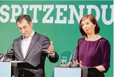  ?? Foto: Kay Nietfeld, dpa ?? Grünes Spitzenduo Katrin Göring Eckardt und Cem Özdemir: vom SPD Phänomen Martin Schulz überrumpel­t.