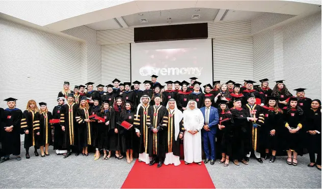  ?? WAM ?? ↑ Modul Dubai University celebrates the graduation of its second group of students.