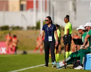  ?? FEDERACIÓN MEXICANA DE FÚTBOL ?? Jimena Rojas no solo dirige la Sub-17 de México, sino que asiste en la Selección Mayor.