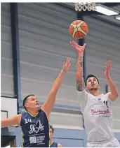  ?? FOTO: KURT KOSLER ?? Julian Brangs (re.) kehrte im vergangene­n Sommer zur TSG Solingen zurück.