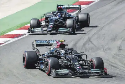  ?? AFP ?? Valtteri Bottas , inspirado y dispuesto a resarcirse de su accidente en Imola, logró ayer su primera pole de la temporada en la `montaña rusa' de Portimao //