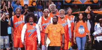  ??  ?? The old pros coached by Dax (Lil Rel Howery, center) are played by Chris Webber (from left), Nate Robinson, Lisa Leslie, Shaquille O’Neal, Kyrie Irving and Reggie Miller. Erica Ash (right) co-stars. | SUMMIT ENTERTAINM­ENT