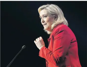  ?? FOTO: DANIEL COLE/AP ?? Das Potsdamer Treffen von Rechtsradi­kalen schlägt Wellen bis nach Frankreich. Die Rechtsnati­onale Marine Le Pen sprach kürzlich von Differenze­n mit der AfD.