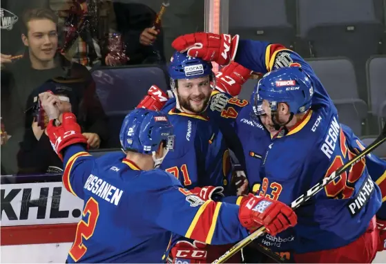  ?? FOTO: MARKKU ULANDER / LEHTIKUVA ?? SUPERSTART. Jokerit har vunnit sex matcher i följd.