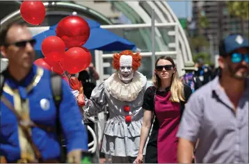  ?? ?? Todd Schmidt, dressed as villainous clown Pennywise during the first day of Comic-con.