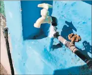  ?? ?? En Tzucacab, vecinos afectados decidieron instalar llaves de plástico en las tomas de agua potable, luego del robo de material de cobre