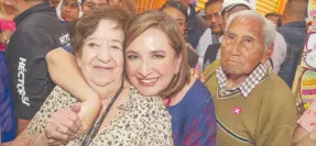  ?? ?? l La candidata de la coalición Fuerza y Corazón por México, Xóchitl Gálvez, durante su gira por Iztapalapa.