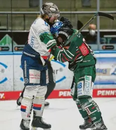  ?? Foto: Siegfried Kerpf ?? Was tröstend aussieht, ist nicht unbedingt so gemeint: Iserlohns Torsten Ankert (links) und Panther‰Stürmer Spencer Abbott tauschen sich aus.