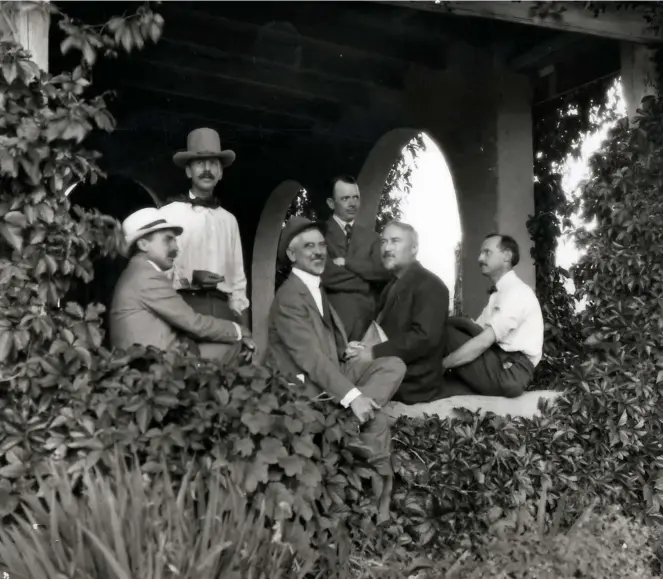  ?? ?? Founding members of the Taos Society of Artists (left to right): B.G. Phillips, W.H. Dunton, J.H. Sharp, O.E. Berninghau­s, E.I. Couse and E.L. Blumensche­in, 1915.
