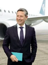  ??  ?? Nei cieli
Joerg Eberhart, presidente di Air Dolomiti, che ha sede a Verona