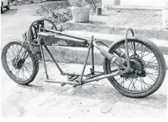  ?? ?? The pre-restoratio­n Duncan, which was mentioned in our A-Z of British Motorcycle­s recently, was built by John Oswald Duncan, an aircraft engineer working at Brooklands.
