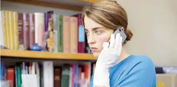  ??  ?? ► Adèle Haenel es la doctora Jenny Davin en La chica desconocid­a (2016), de Jean-Pierre y Luc Dardenne.