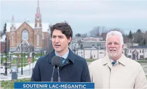  ?? PAUL CHIASSON/THE CANADIAN PRESS ?? Prime Minister Justin Trudeau and Quebec Premier Philippe Couillard announced the partnershi­p.