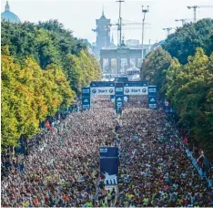  ?? Foto: Paul Zinken, dpa ?? Über 44 000 Läuferinne­n und Läufer waren bei der 45. Auflage des Berlin Marathons gestern Vormittag am Start.