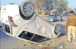  ?? SANJEEV KUMAR/HT ?? A car damaged during a clash between two groups over the control of Rama Mandi truck union on Monday.