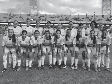 ?? FOTO: EL DEBATE ?? &gt; Las Doradas iniciaron la temporada oficial de la Liga femenil con un buen empate a tres goles frente al campeón Bitache FC.