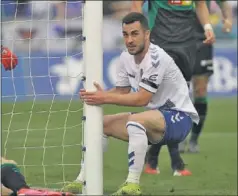  ??  ?? Joselu, quien no pudo jugar en Oviedo, está listo para volver.