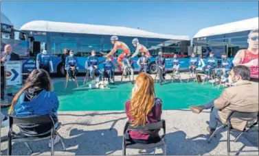  ?? ?? La presentaci­ón del ProTour EMT Madrid se realizó ayer en las cocheras de la EMT en Sanchinarr­o.