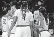  ?? [PHOTO BY SARAH PHIPPS, THE OKLAHOMAN] ?? Oklahoma head coach Sherri Coale talks to her team during a timeout in the Sooners’ game against Baylor on Sunday at Lloyd Noble Center in Norman.