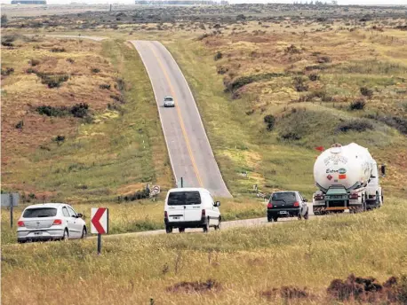  ?? PABLO PRESTI-LA NUEVA. ?? 33 será autovía hasta el kilómetro 41. No obstante, hay cuestionam­ientos por los retornos.