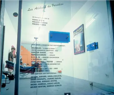  ??  ?? « Les ateliers du Paradise ». (Pierre Joseph, Philippe Parreno, Philippe Perrin). Galerie Air de Paris, 1990. (Ph. J.-M. Pharisien)