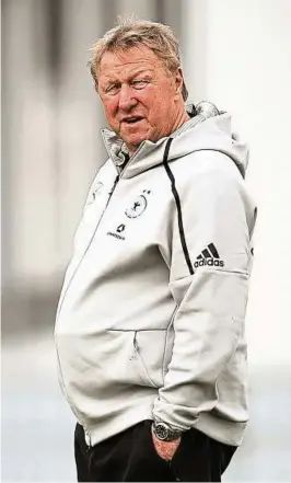  ??  ?? Horst Hrubesch beim Spiel der Dfb-frauen im April in Slowenien. Foto: Maja Hitij, Getty