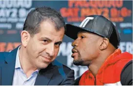  ??  ?? Stephen Espinoza, con Mayweather