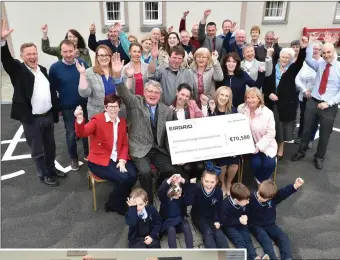  ?? ABOVE: LEFT: ?? Thanks for the spondulick­s, EirGrid! Community groups from Duagh and Knockanure take receipt of a €70,000 fund from the operator of the national electricit­y grid. Included in picture are Mayor of Listowel Aoife Thornton and EirGrid Corporate Manager Derval O’Brien.