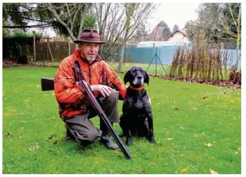  ??  ?? Daniel Jean, le président de la société de chasse de Condé, est très soucieux du respect des règles. Il avoue d’ailleurs que sa passion est d’abord guidée par son amour de la nature.