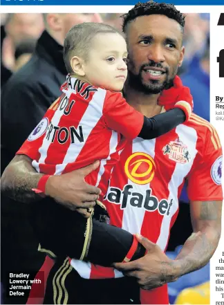  ??  ?? Bradley Lowery with Jermain Defoe