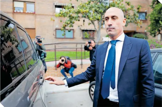  ?? ?? El ex directivo es investigad­o por presuntas prácticas corruptas al frente de la RFEF.